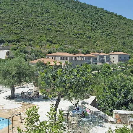 Smyros فندق Poúlithra