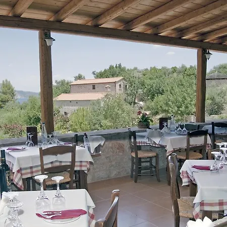 Smyros فندق Poúlithra