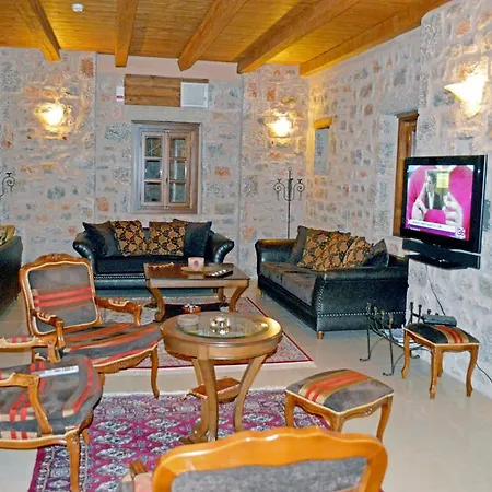 فندق Smyros Poúlithra