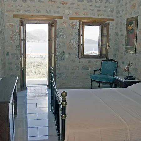 Smyros Otel 4*