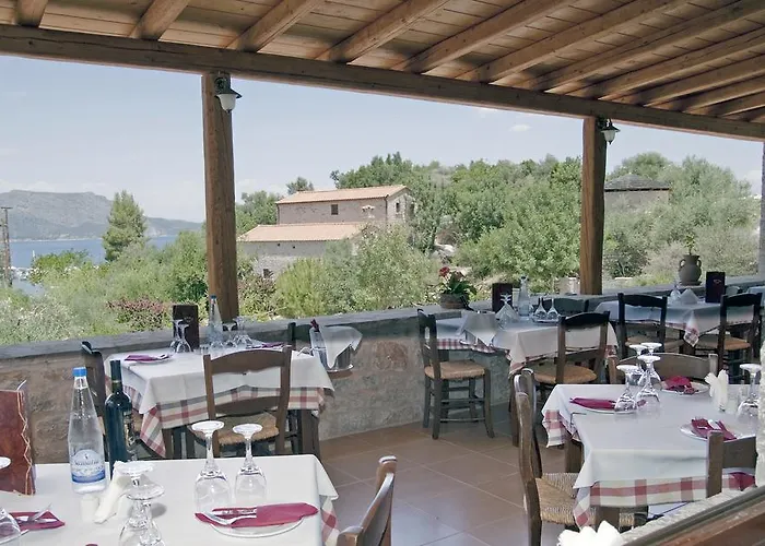 Smyros Otel Poúlithra